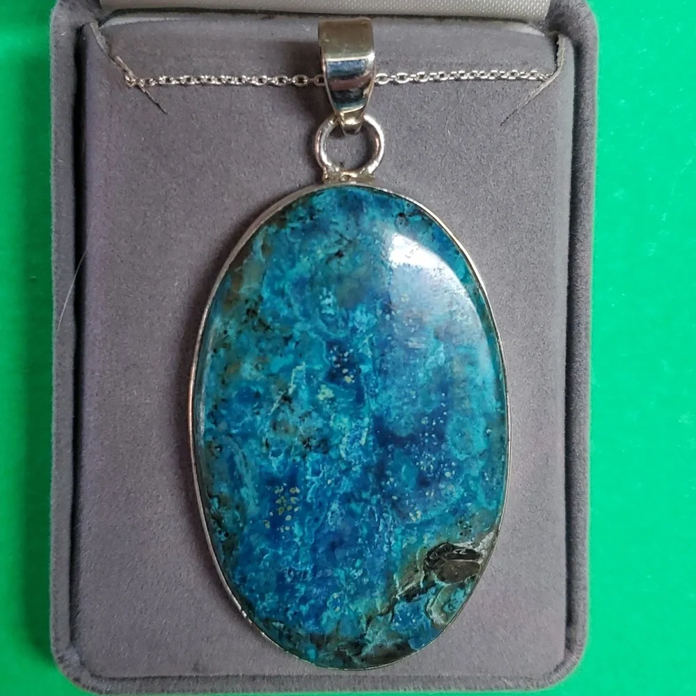Necklace - Picture 2 of 4